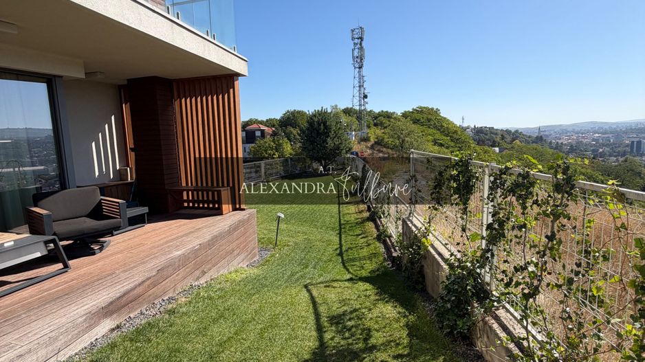 Apartament PREMIUM cu curte, terasă și lift cu acces direct în living - Poză 31