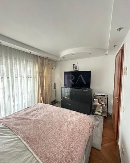Apartament cu 3 camere, mobilat modern, 2 balcoane și parcare. - Poză 5