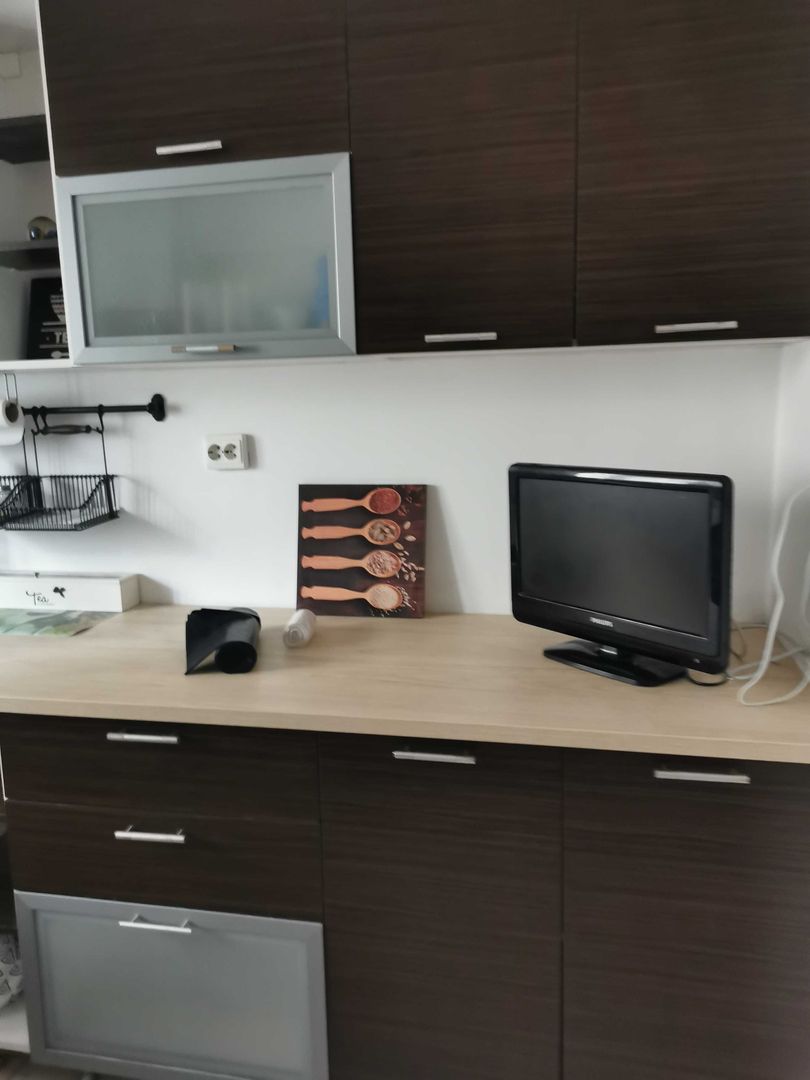 Apartament 2 camere renovat, cat friendly, balcon, etaj 1, Basarabiei - Poză 2