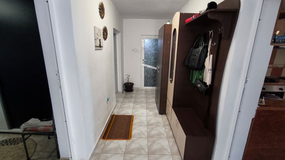 VIILE NOI - casa cu o curte generoasa disponibila imediat - Poză 14