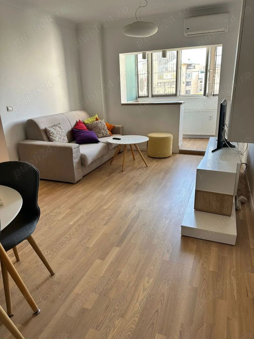De inchiriat Apartament  3 camere Romana sector 1 - Poză 1