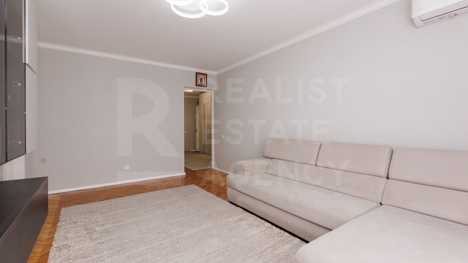 Apartament cu 4 camere spre vânzare, strada Romană, Centru - Poză 2