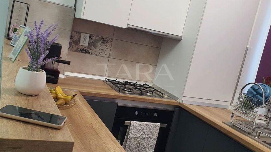 Apartament modern cu 2 camere și parcare subterană, zona Petrom. - Poză 4