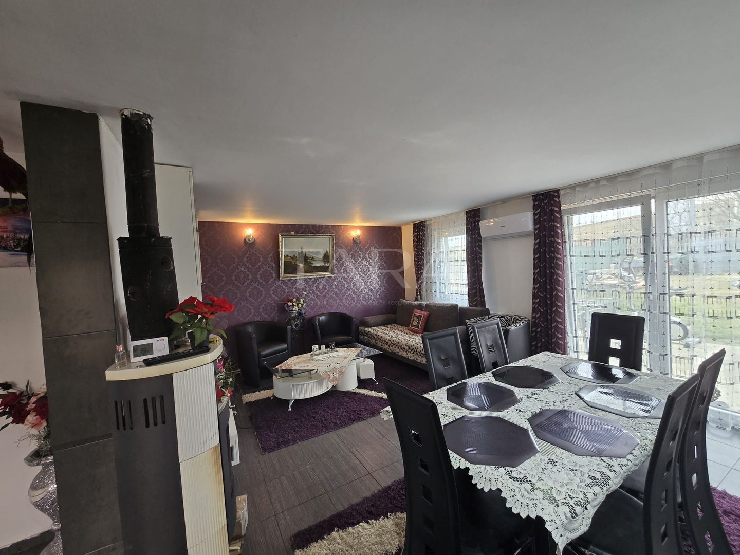 Casă spațioasă, 556 mp teren – Câmpenești, mobilată și utilată - Poză 1