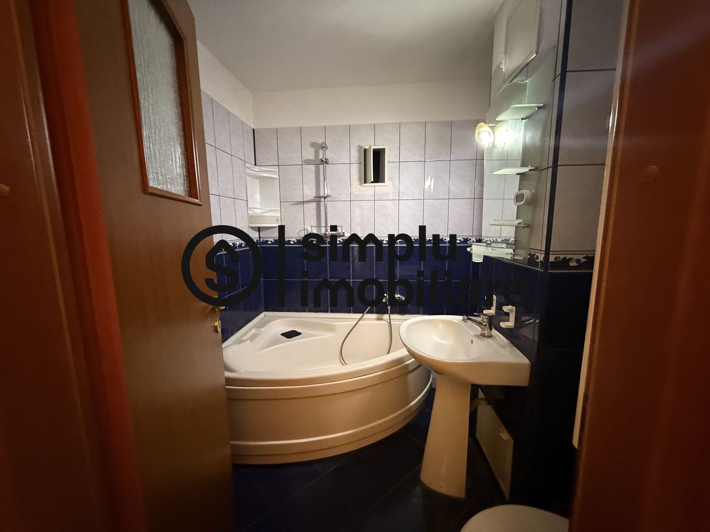 3 decomandate, etaj 2/4, Lapus - 116 000 Euro - Poză 12