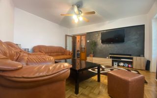 Compartimentare decomandata! Vanzare apartament cu 3 camere-Micro 11 - Poză 3
