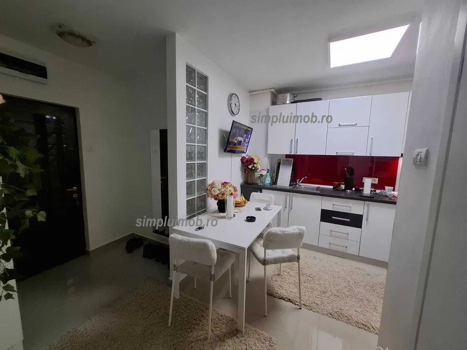 Decomandat parcare 3 camere renovat - Poză 6