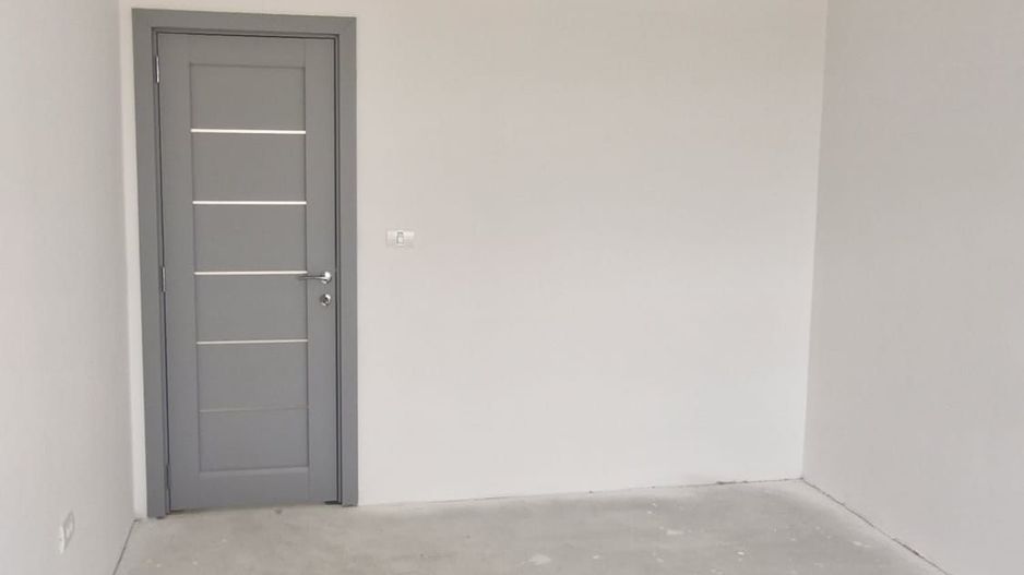 Casă / Vilă cu 4 camere de vânzare în Mosnita Noua - Poză 4