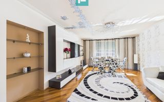 Casa cu potential multiplu in Curtici - Poză 5