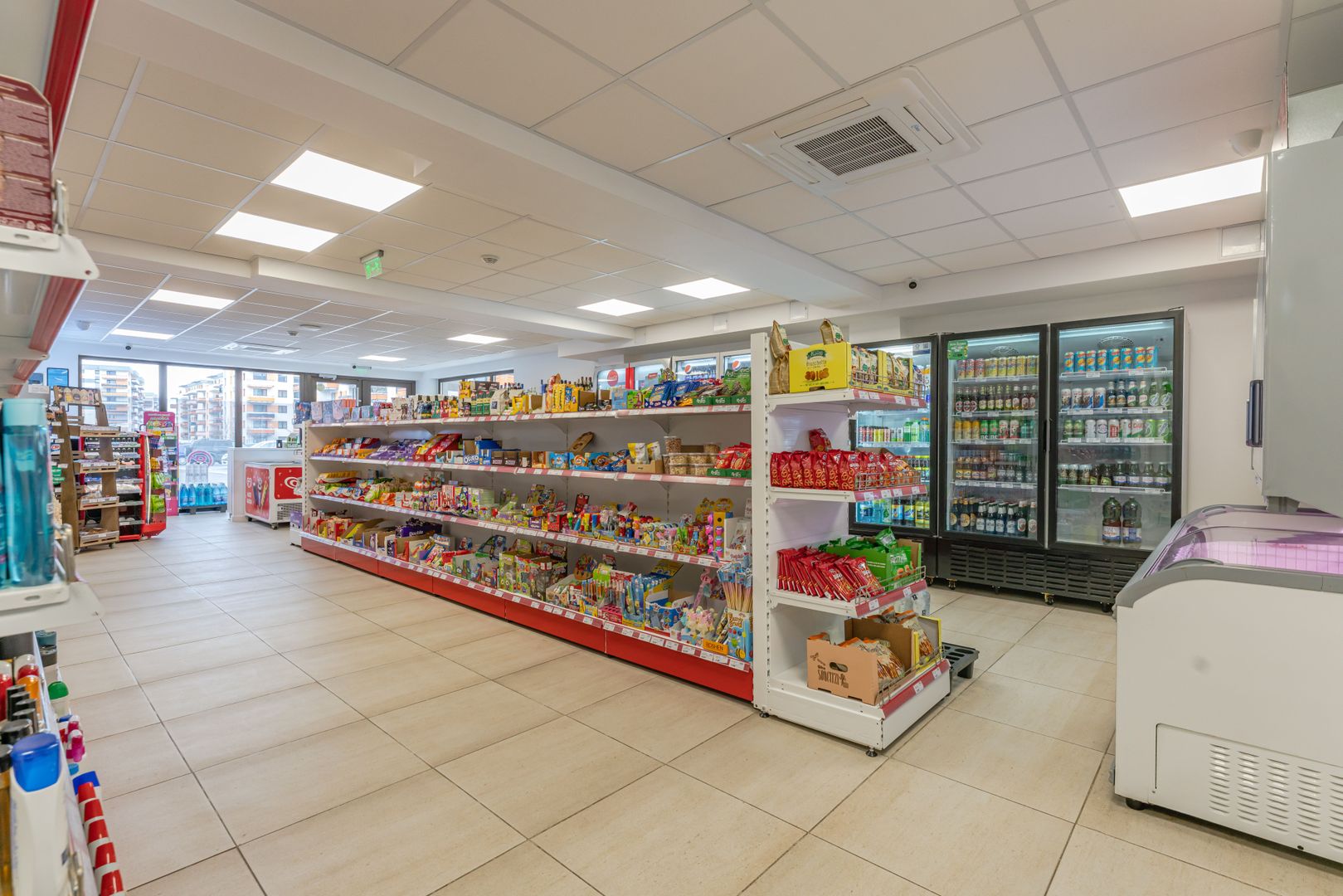 Spatiu comercial de vanzare cartier Tractorul (zona noua) - Poză 3