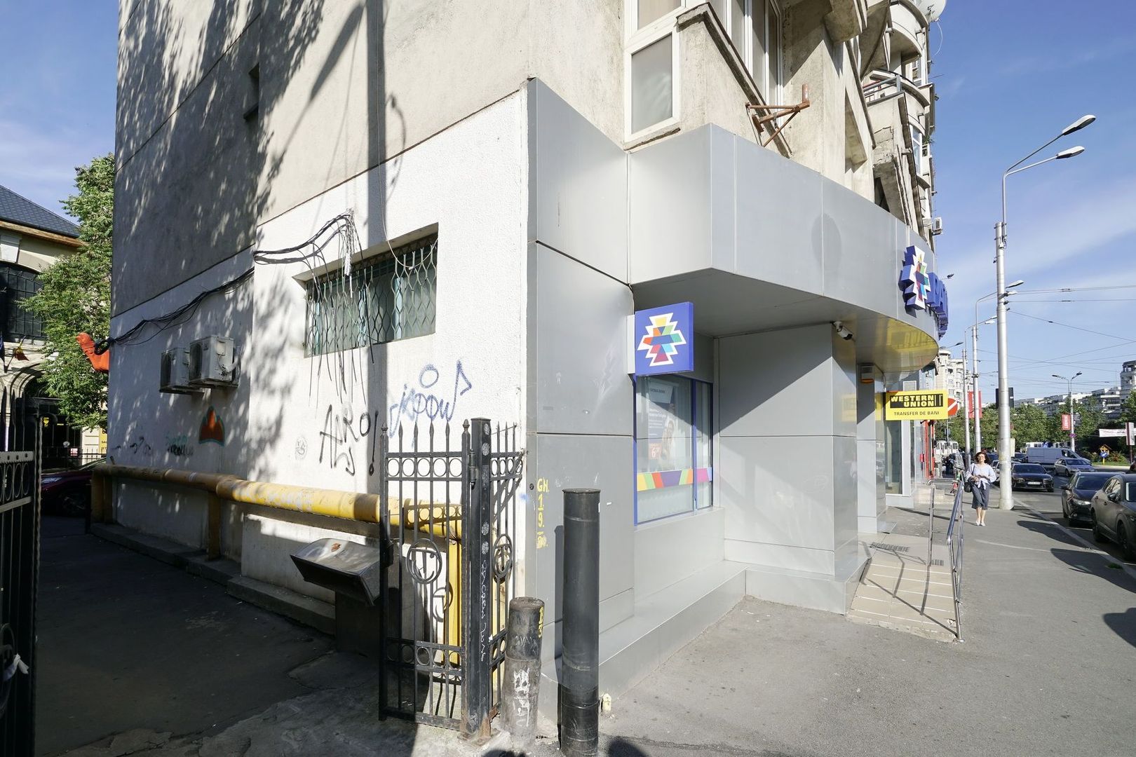 Spatiul comercial 100 mpu str.Sf Vineri colt cu B-dul Corneliu Coposu - Poză 12