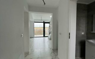 Casă tip înșiruită cu 3 camere de vânzare în Giroc - Poză 2