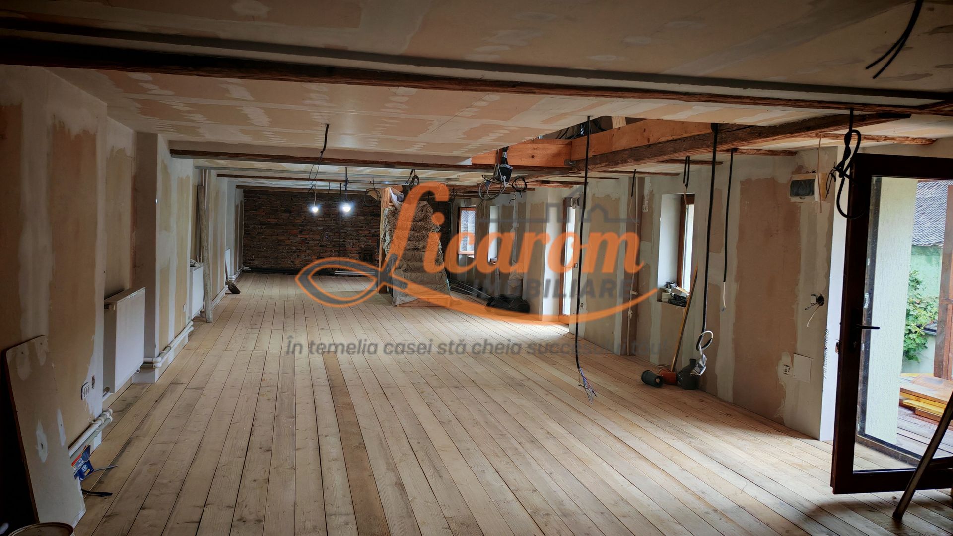 CASA SASEASCA comuna VULCAN,zona foarte buna,teren 3000 mp - Poză 17