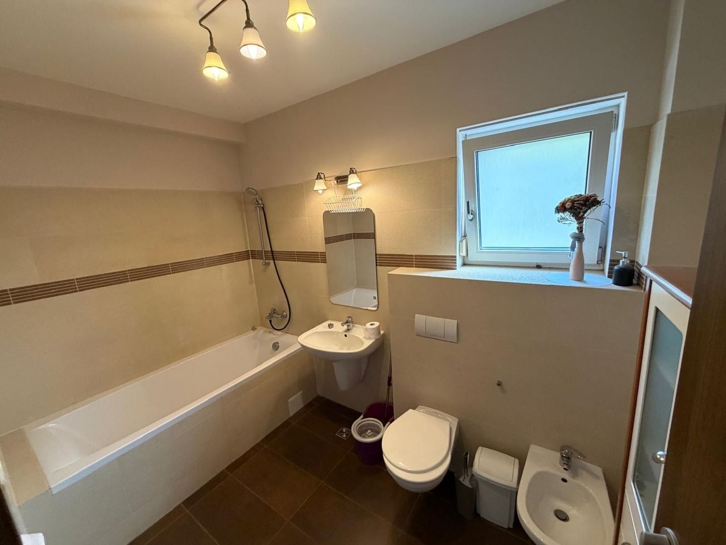 Apartament 3 camere linga Mega Image Dumbravita - Poză 12