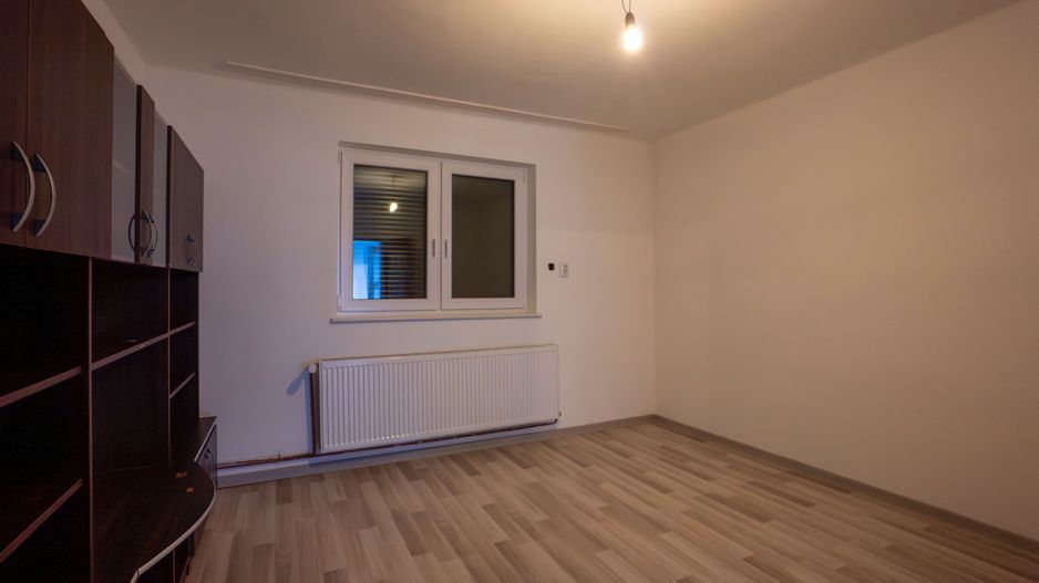 Casa Oradea 4 camere 1100 mp teren panouri si baterie de stocare - Poză 4