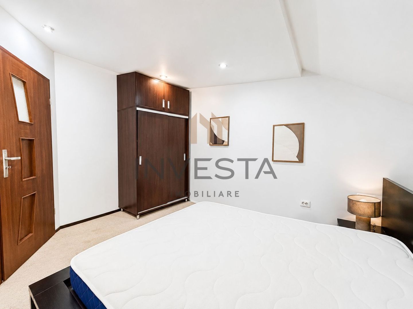 Apartament 3 camere decomandat de inchiriat in vila, zona Centrala! - Poză 14