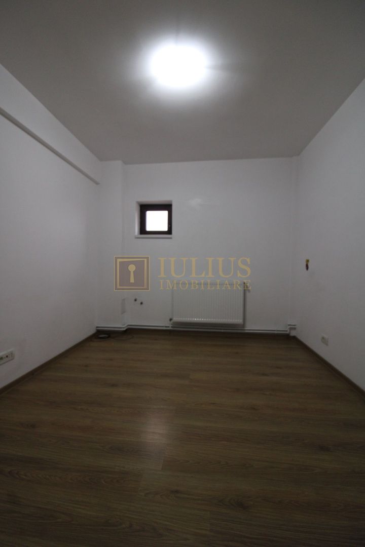 8 incaperi, 2 bai, centrala proprie, 3 locuri de parcare; Lipovei. - Poză 24