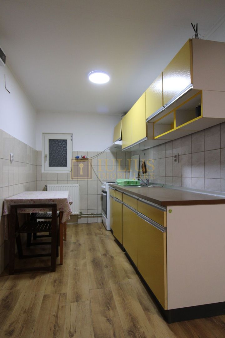 Mehala; 2 camere, 2 bai, centrala proprie, la parter. - Poză 4