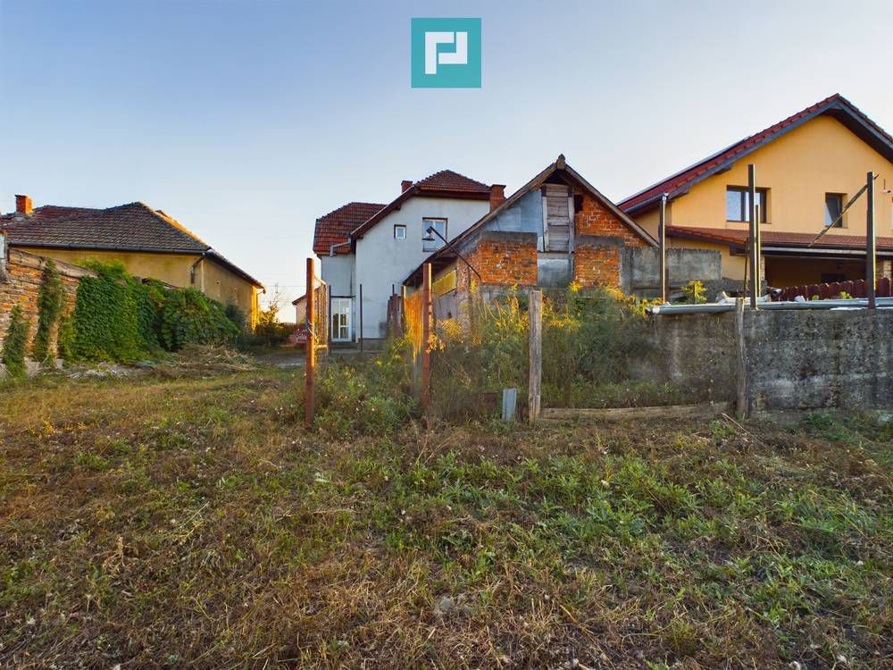 Casă/vilă cu 6 camere în Curtici - Poză 31