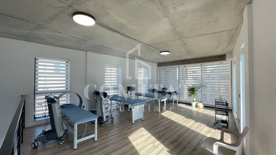 Clădire cu parcări ultracentral Cluj ideală clinică sau sediu - Poză 3