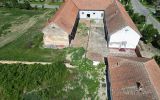 Casa cu istorie in Petrovaselo - Poză 19