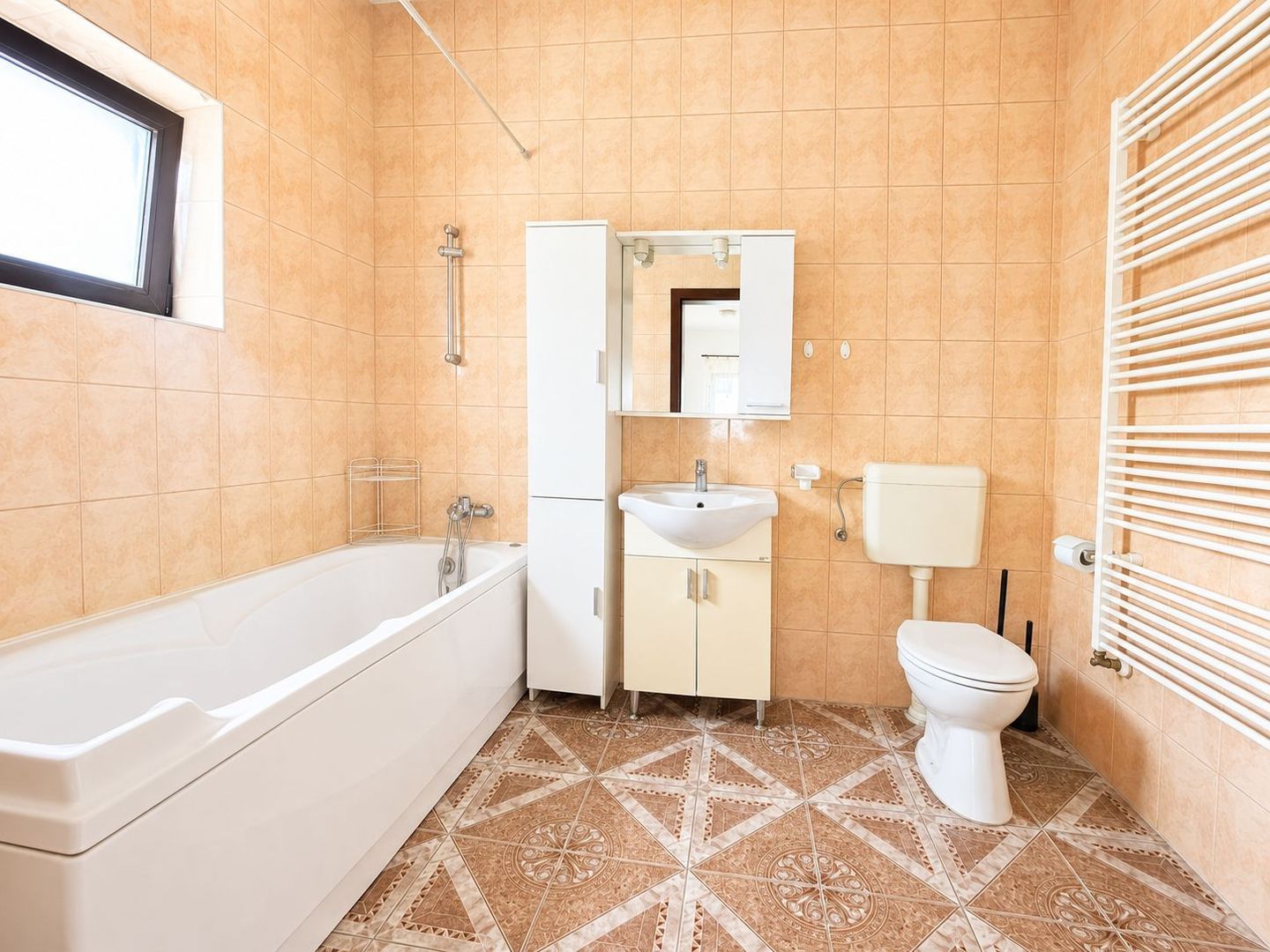 Casă recent renovată în cartierul Pârneava –Arad•400 mp teren•Oituz - Poză 7