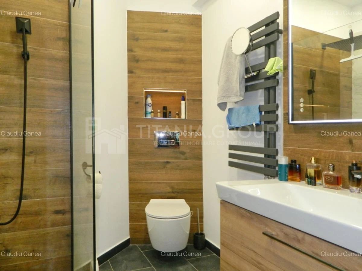 Apartament superb de 4 camere, curte proprie, zona Bartolomeu. - Poză 11