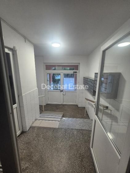 Apartament 3 camere 67 mp 1978 decomandat Titan - Poză 9