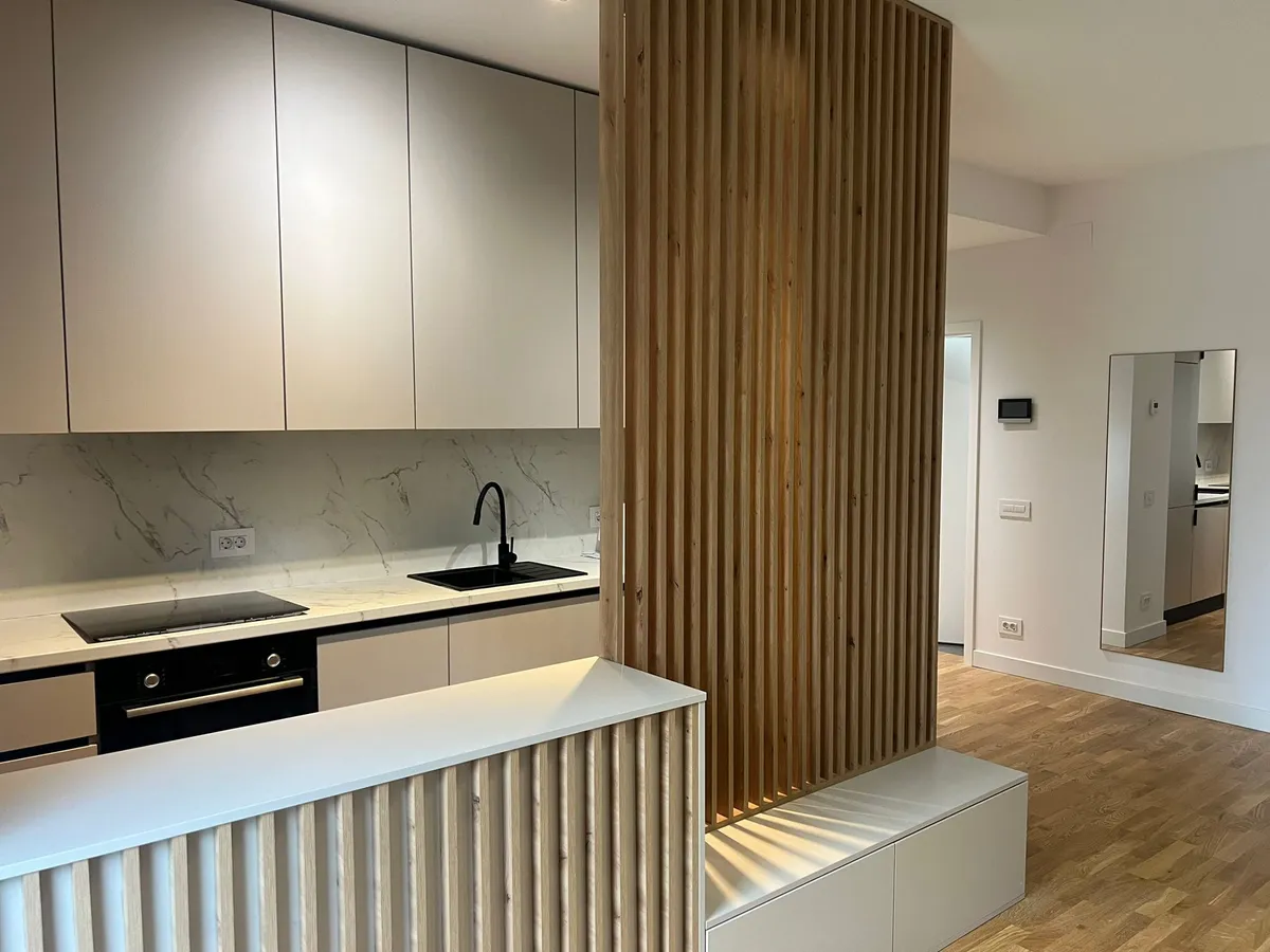 Prima inchiriere | Studio cu curte privata | Avalon Estate — fotografia 1