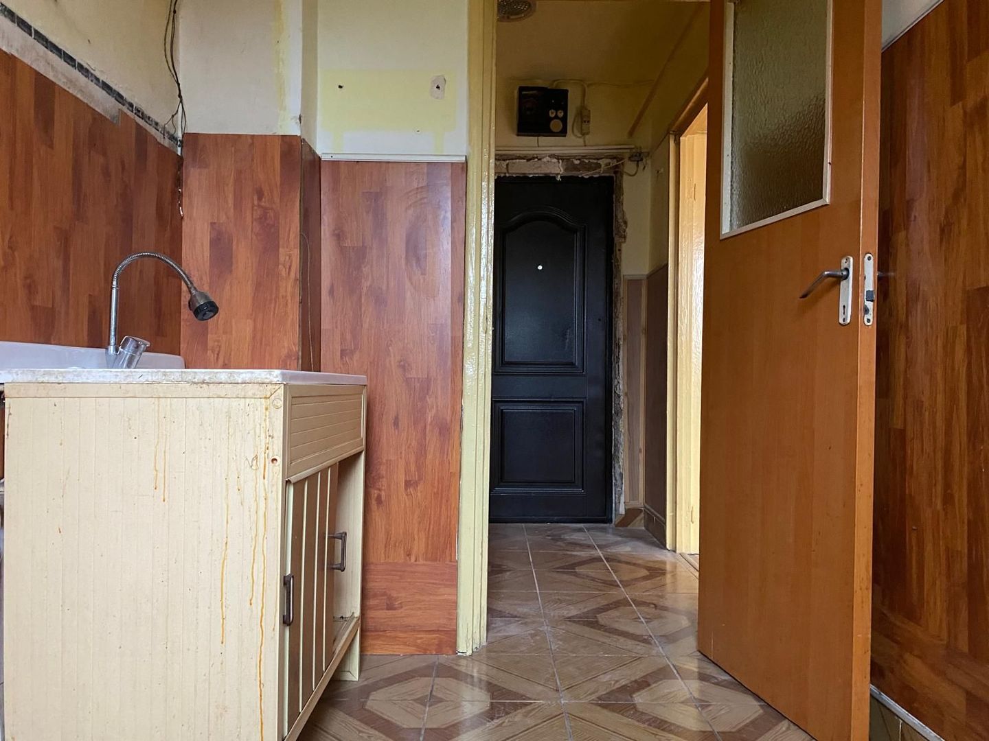Vanzare apartament cu 3 camere în Micro 6  zonă căutată din Târgoviste - Poză 10