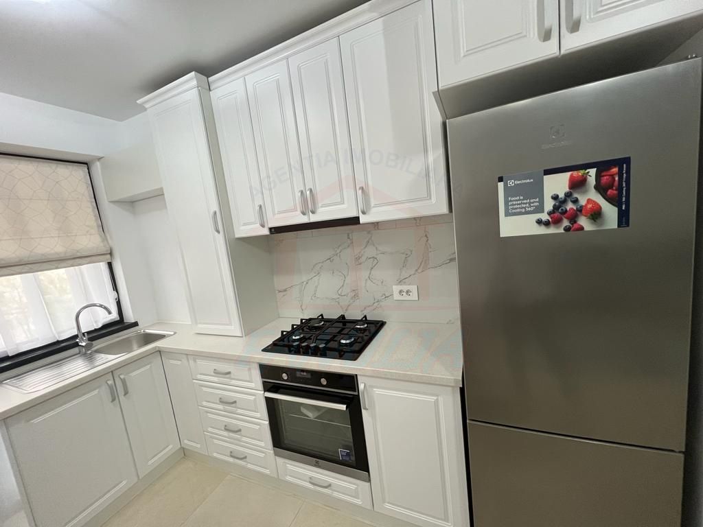 Inchiriem studio in Micro 17 , etaj 2 bloc ROKA, parcare privata, - Poză 16