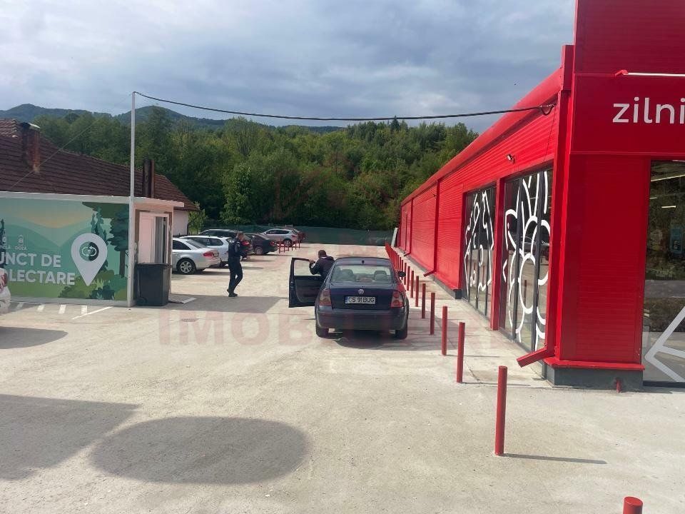 SPAȚIU COMERCIAL DE VÂNZARE ÎN BĂUȚAR,JUD.CS - Poză 3