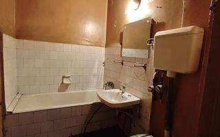Vanzare apartament spatios 2 camere in  Titan -Ciucea, pret negociabil - Poză 4