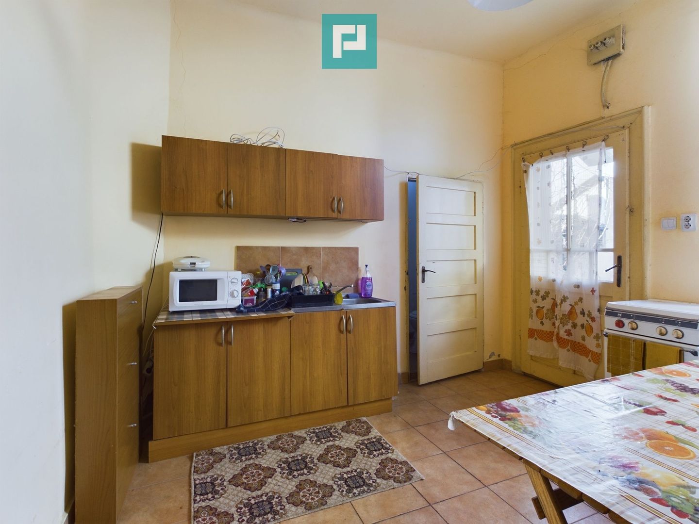 Casă cu teren în Pârneava - Poză 9