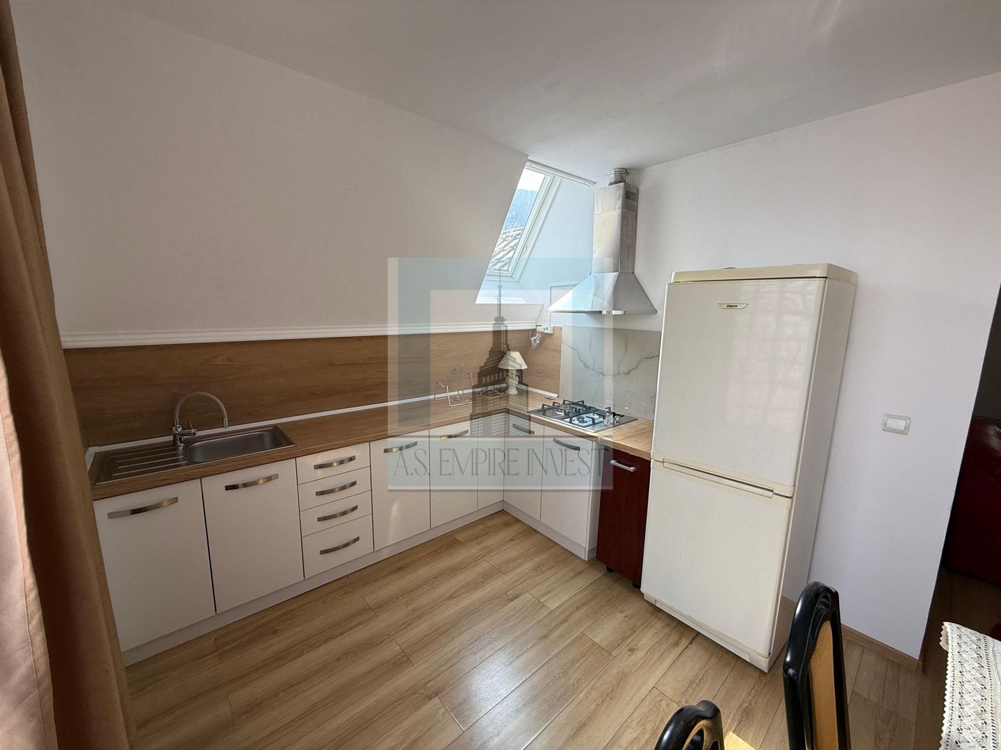 Apartament in casa, mobilat/utilat - zona Schei/Brasovul Vechi - Poză 4