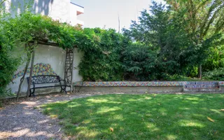 Vilă de arhitectură cu piscină, garaje și teren de 800 mp - Poză 55