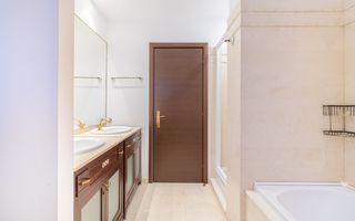 Vanzare - vila spatioasa cu gradina - Condominiu - Iancu Nicolae - Poză 12