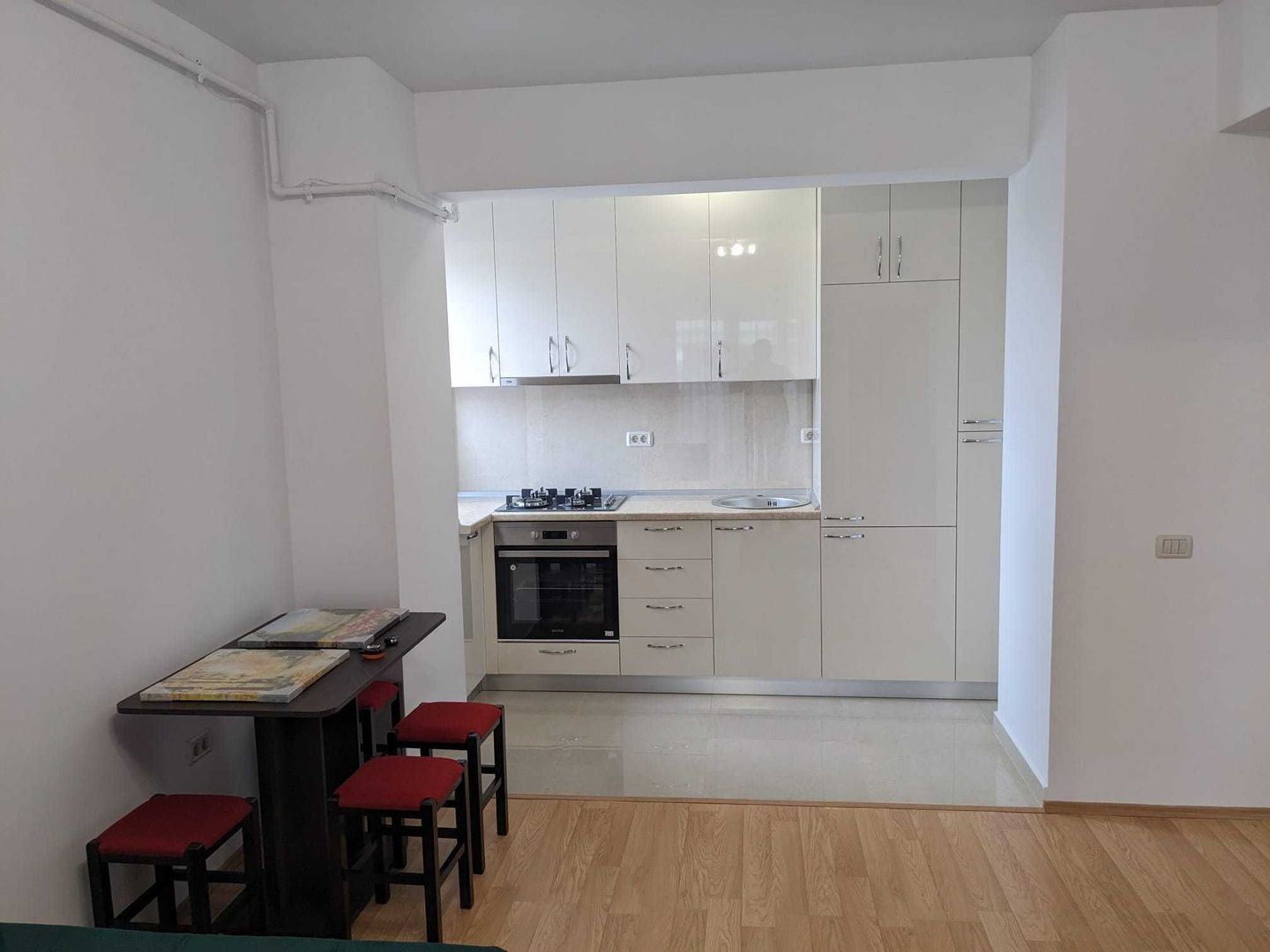 Inchiriere apartament cu 2 camere in ansamblu rezidential nou - Poză 2