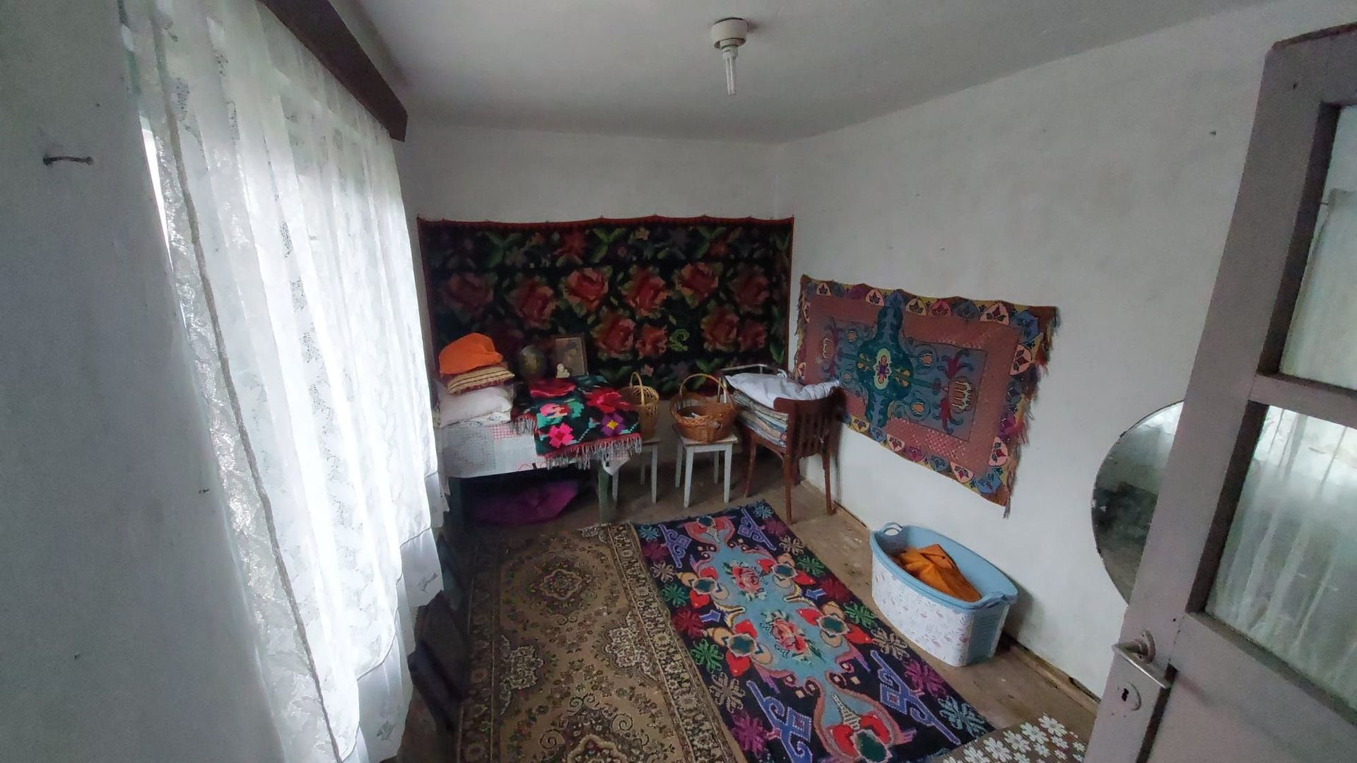Casa modesta cu teren generos, zona Magura, - Poză 11