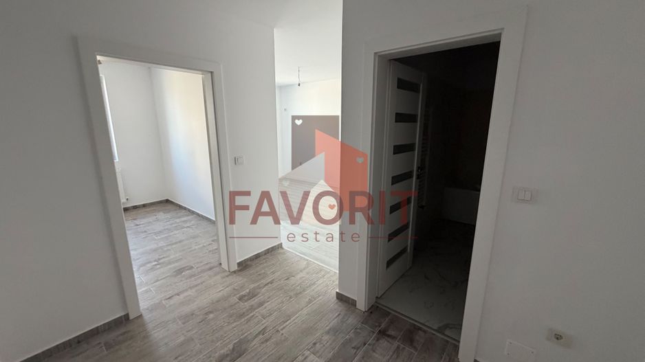 Disponibil imediat. Decomandat. TVA 21% inclus in pret - Poză 3
