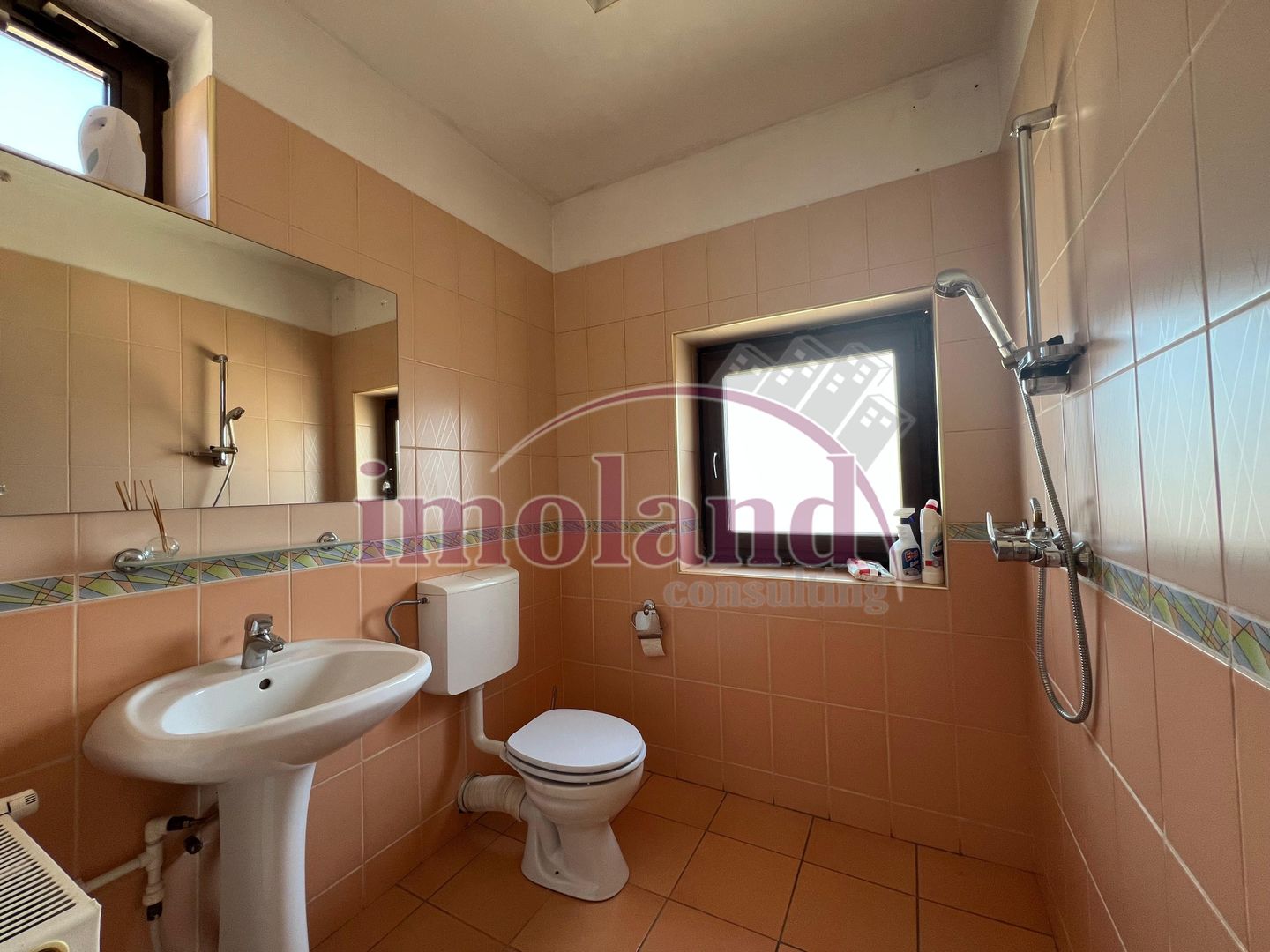 Casa 15 camere cu parcare mare - Jiului - Poză 18