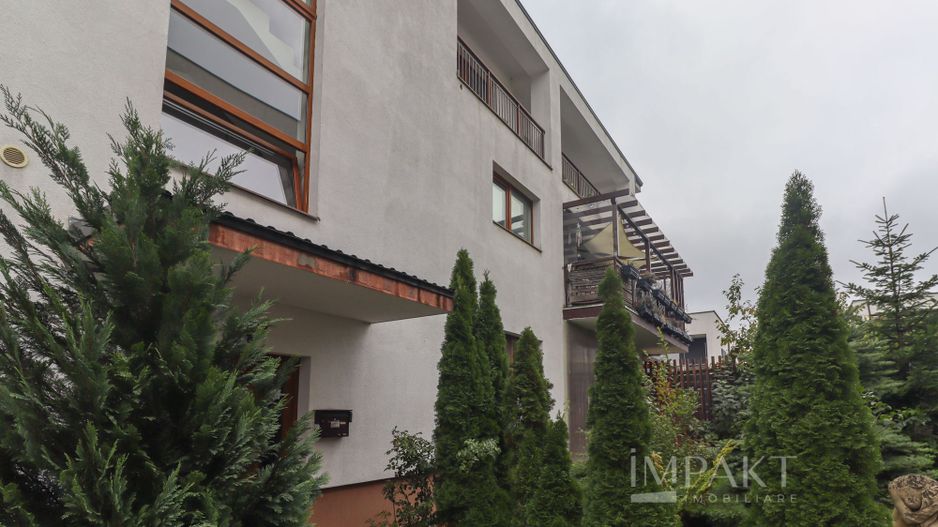 Apartament spatios cu balcon si terasa, complet mobilat, Europa! - Poză 23