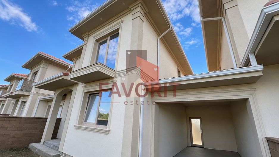 Duplex 5 camere despartit prin garaj | Giroc - Poză 1