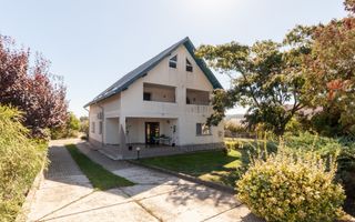 Casa visurilor cu 4000 mp livada roditoare si gradina Darmanesti-Arges - Poză 4