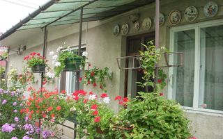 BRASADAS vinde casa singur in curte in zona semicentrala. - Poză 1