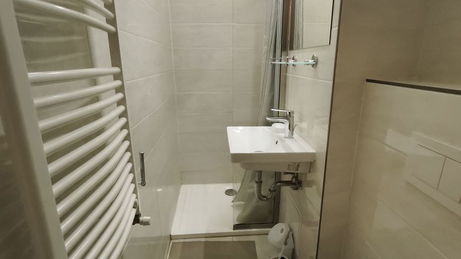 Apartament 4 camere | 2 băi | zona Cornișa parter inalt - Poză 3