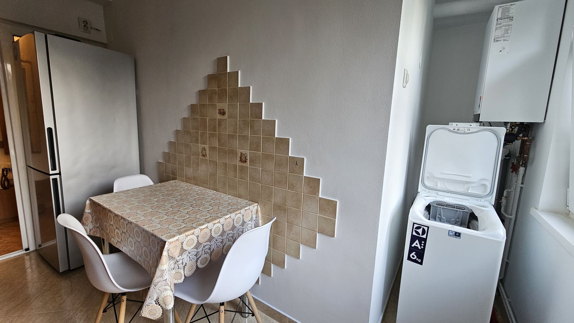 Ultracentral apartament complet mobilat si utilat - Poză 3