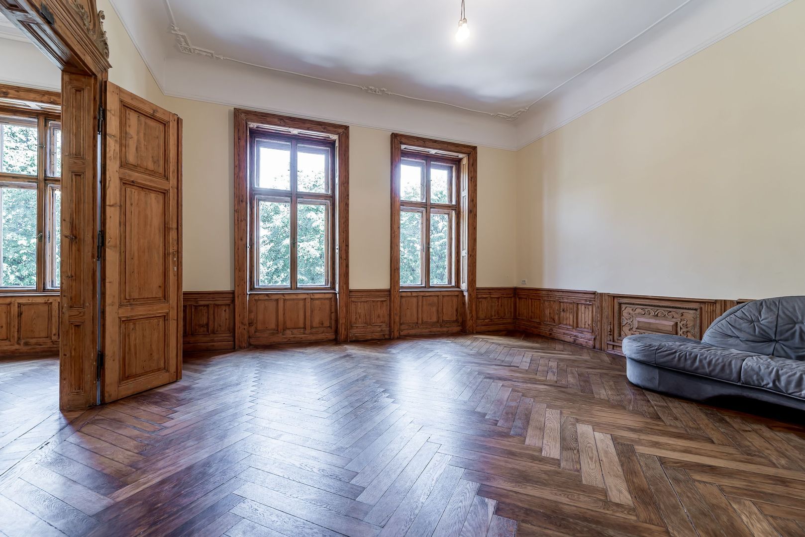 Apartament istoric pe Bulevardul Revoluției - Poză 6