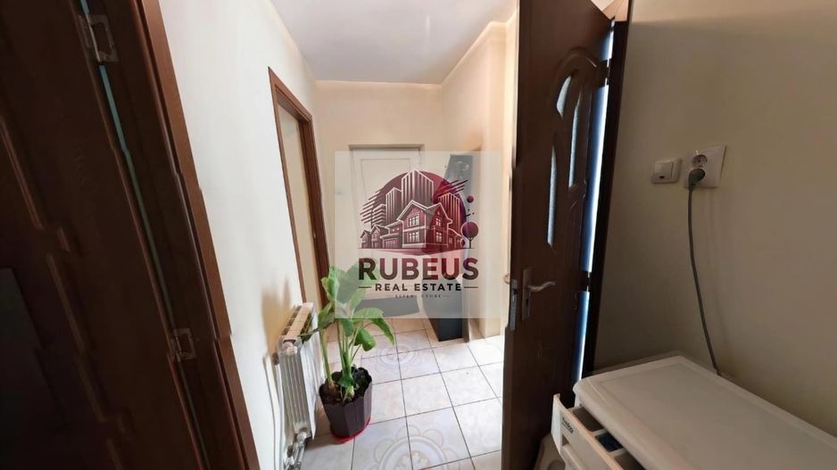 Casa cu personalitate in Calomfirescu – spatiu, liniste si teren gener - Poză 8