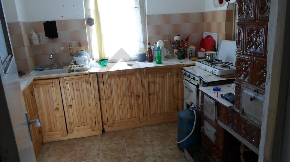 Casă cu etaj , de cărămidă, pe teren de  1680 M2, intabulat și  cu cadastru,la Neagra, jud. Mureș - Poză 7